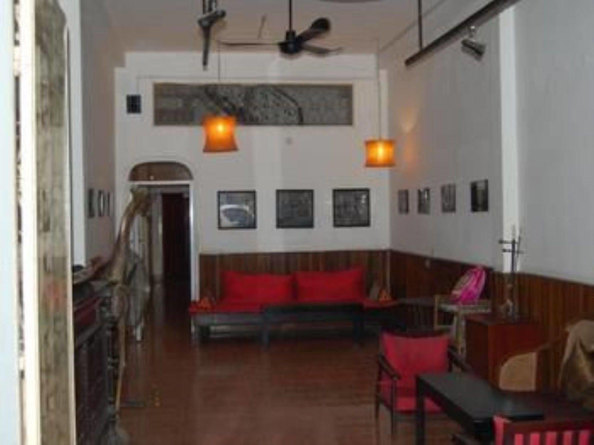 Goldie Guesthouse Phnom Pen Exterior foto
