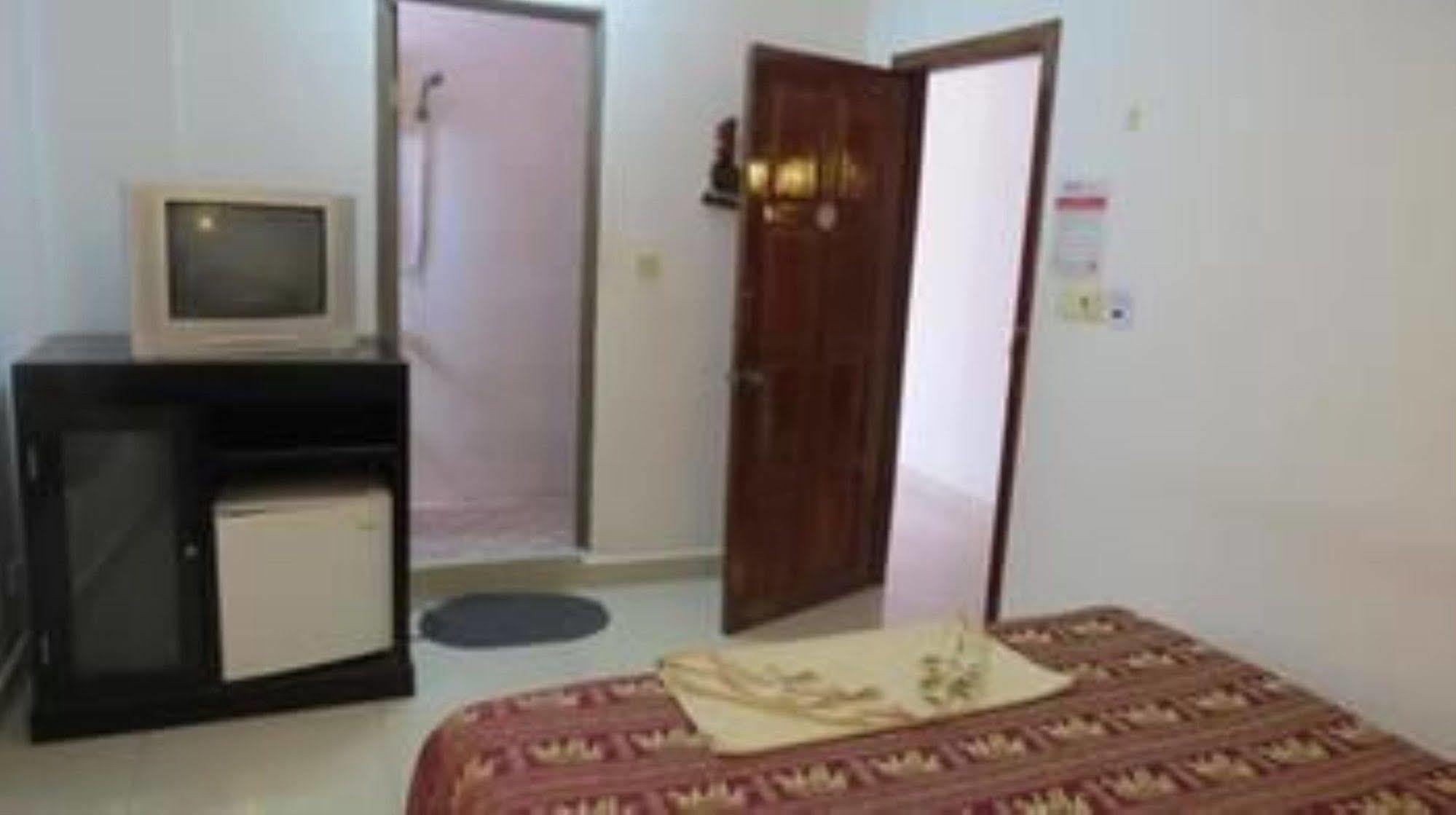 Goldie Guesthouse Phnom Pen Exterior foto