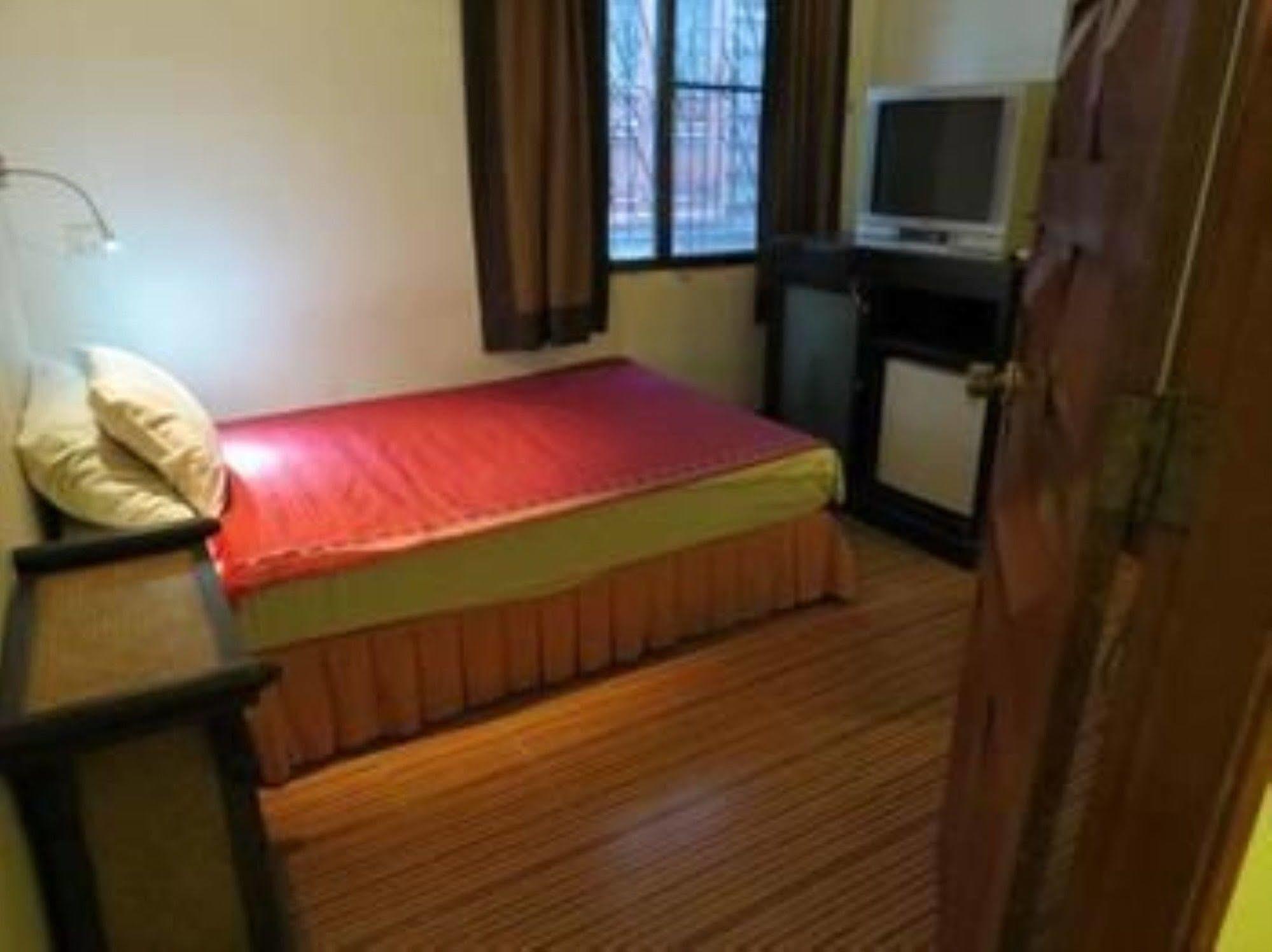 Goldie Guesthouse Phnom Pen Exterior foto